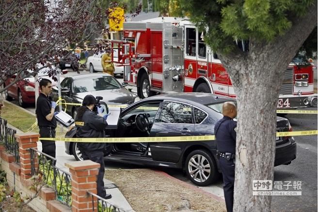 中国评论新闻:美加州发生枪击案 至少7人死亡