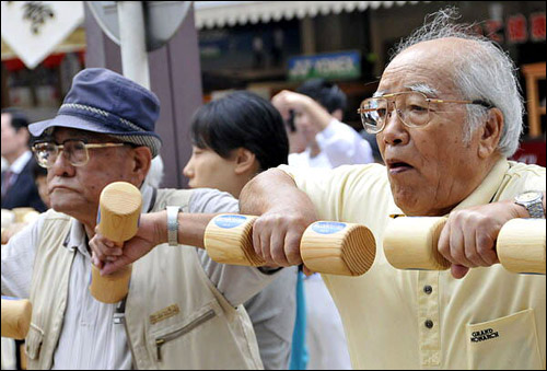 德国人口老龄化_房价见顶存五大误区 一线城市房价扭曲将长期存在(3)